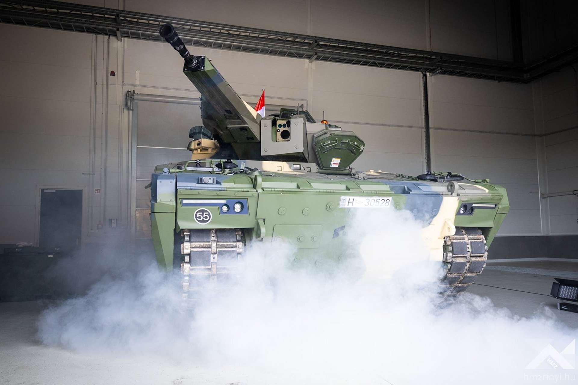 First Hungarian Made Lynx Kf41 Infantry Fighting Vehicle Rolls Off Production Line 8435